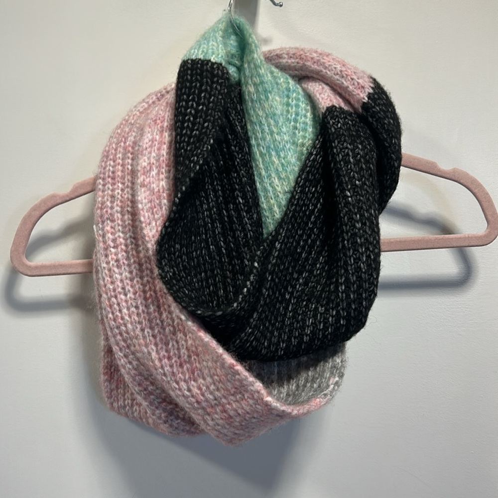 Scarf - Picture 5 of 5